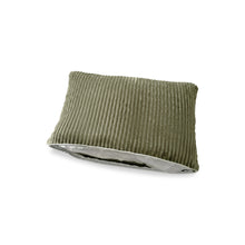 Load image into Gallery viewer, Taru Velvet Armchair - Green